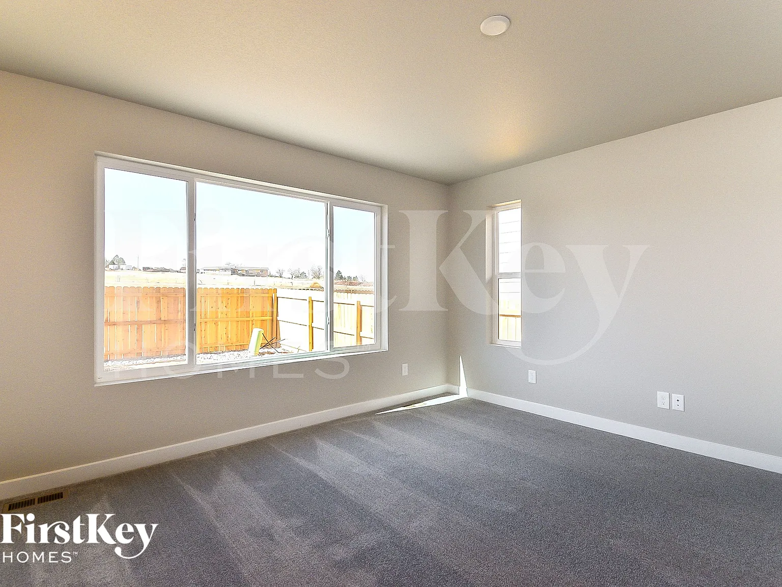 3 bed, 2.5 bath, 1643 sqft, $2,530 — Photo 2
