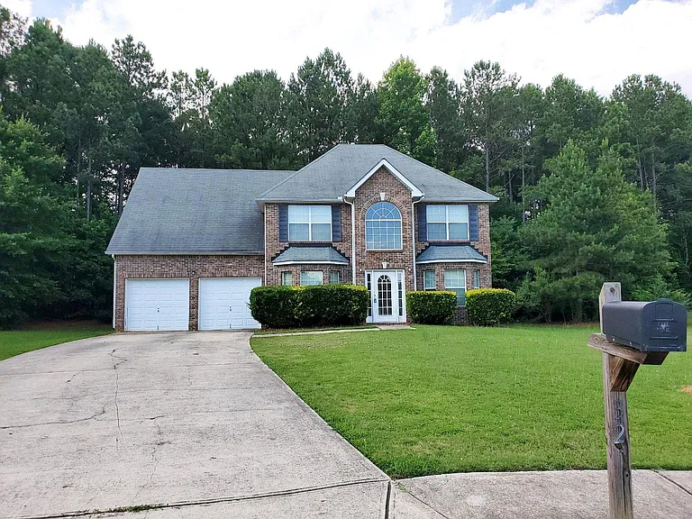 327 Ermines Way — Photo 1