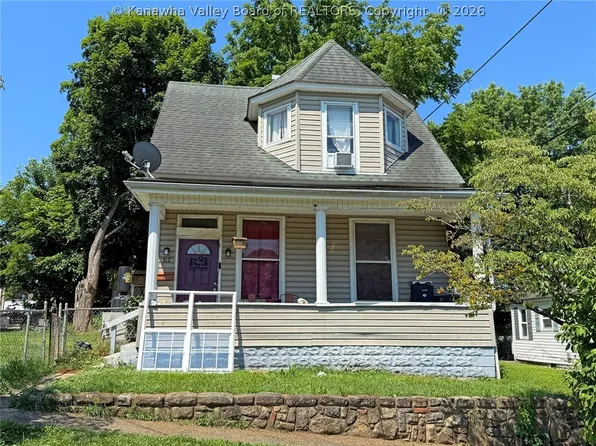 312 9th St W, Huntington, WV 25704