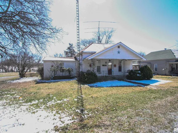 301 Gowdy St, Enfield, IL 62835