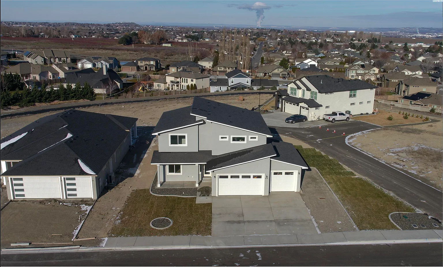 4294 Cowlitz Blvd photo 1