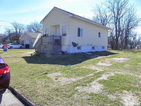 2nd image of 900 W Berrien St