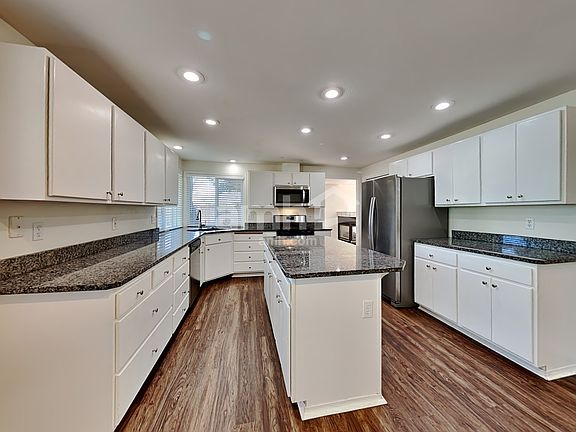3rd image of 5521 44th Ct SE