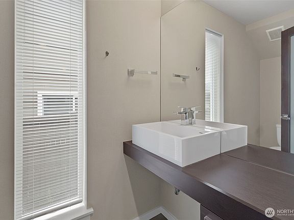 3rd image of 5606 Elaine Avenue SE