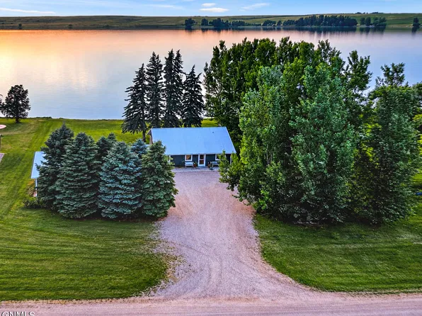 8561 10th St NE, Grace City, ND 58445
