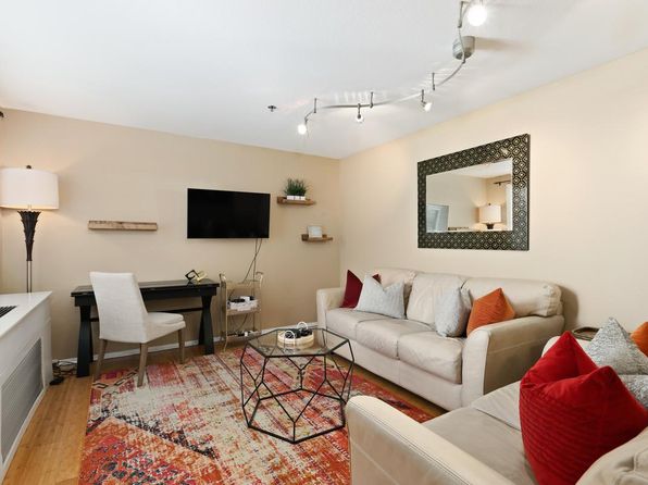 1970 Columbia St Unit 417