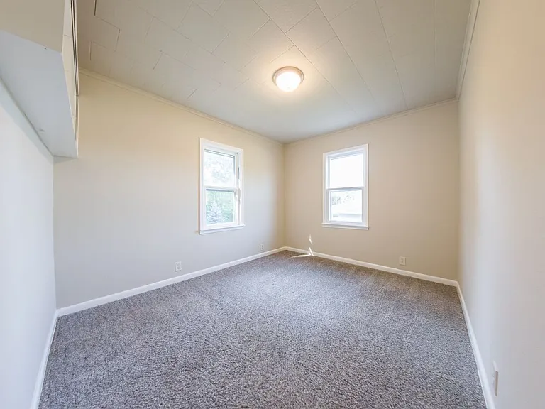 302 Porter Ave — Photo 6