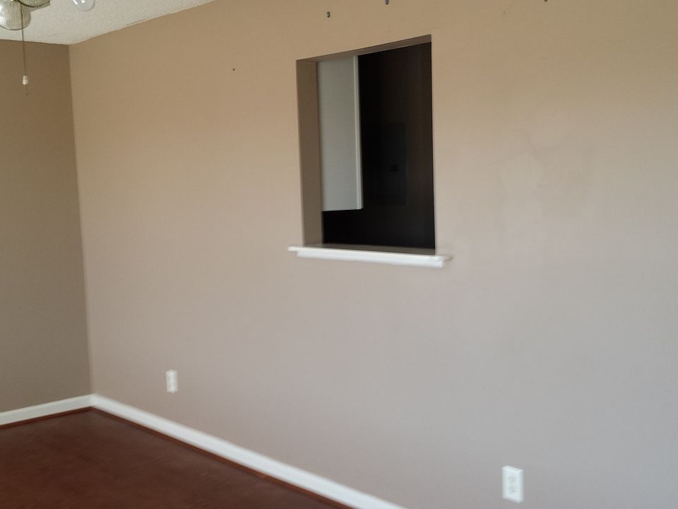 2nd image of 114 Wendy Hill Way