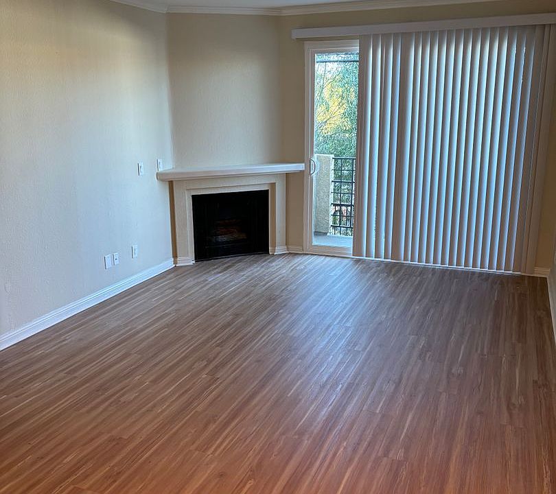1st image of 22859 Del Valle St