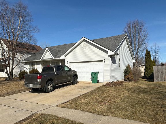 2nd image of 1203 Willow Ln