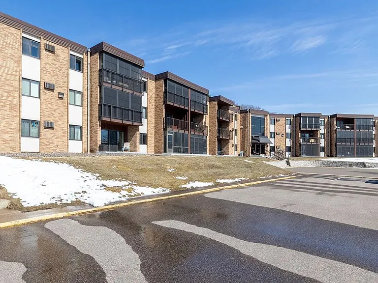 2700 Oxford St N #1 — Photo 10