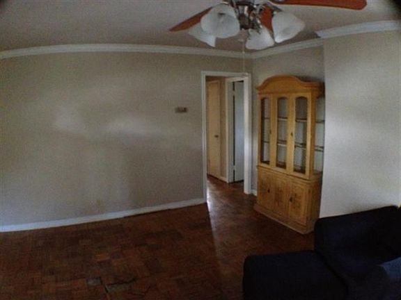 3rd image of 190 Smelker St