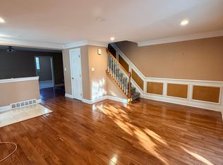 3808 Ronnald Dr, Philadelphia, PA 19154