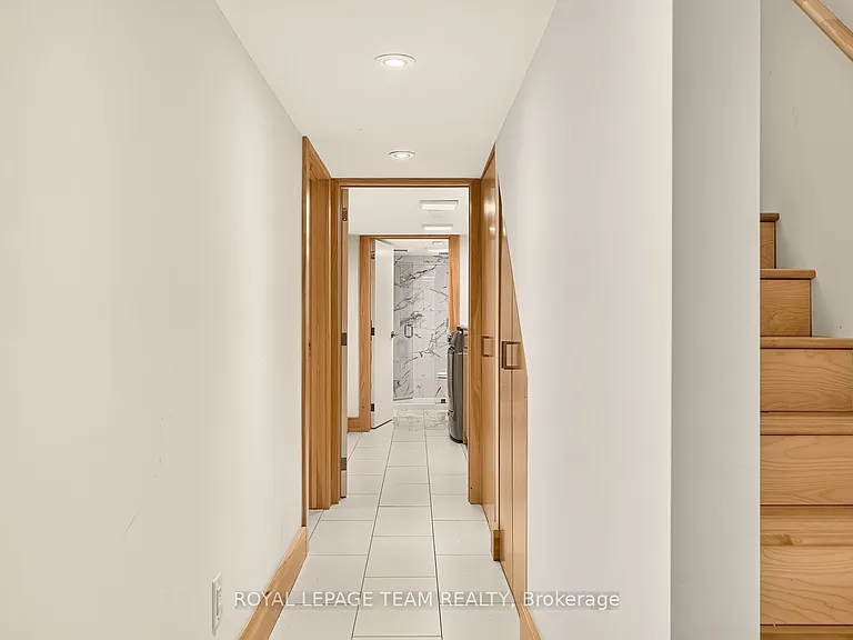 66 Ivy Cres — Photo 24