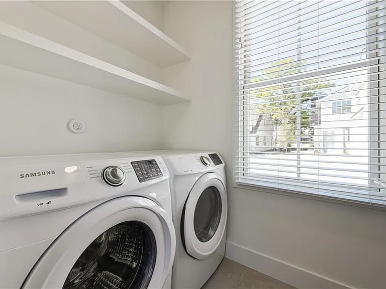 408 W 38th St #1 — Photo 25