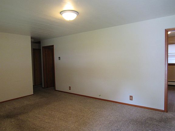 5th image of 1404 N Kenmore St