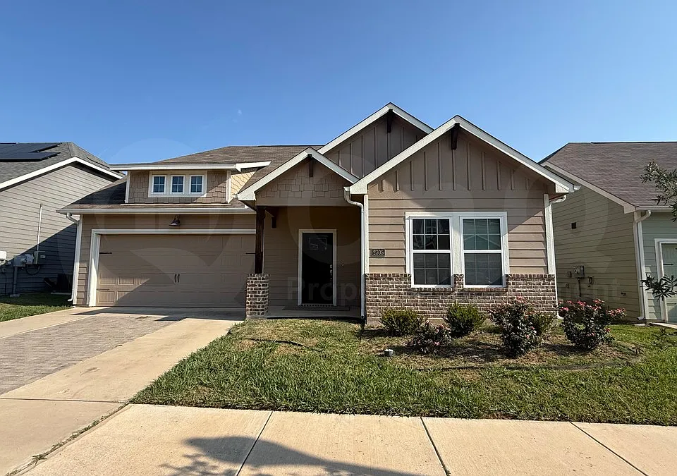 2305 Paxton Way