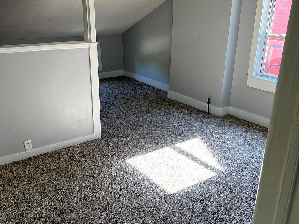 1st image of 420 W 12th St #6