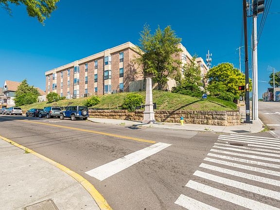 5th image of 509 11th St APT 1005