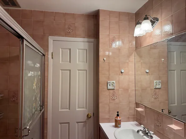 144-44 25th Road image 7 of 17