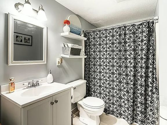 3rd image of 96 Old Colony Ave #312