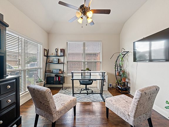 3rd image of 1000 Longhorn Dr