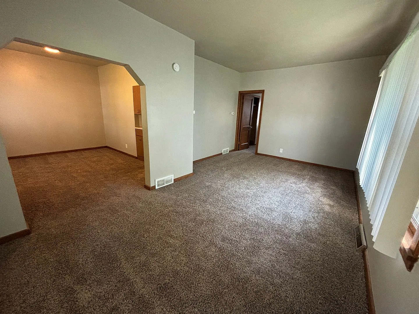 3 Bed, 1 Bath Near Ndsu! Move In Today! — Photo 3