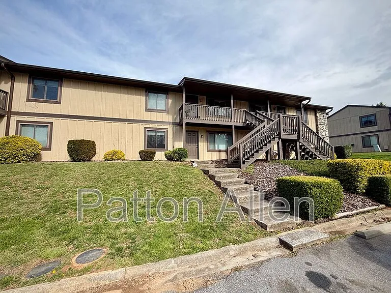 21 Dawnwood Cir — Photo 1