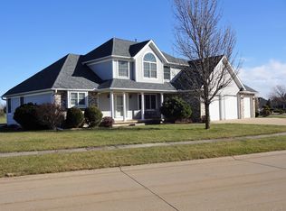 1522 Crimson King Ct, Geneseo, IL 61254