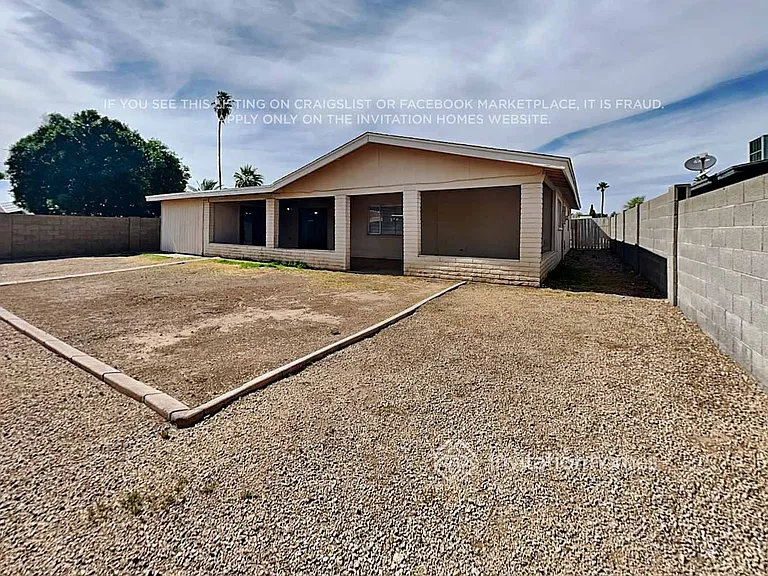 2911 W Laurel Ln — Photo 16