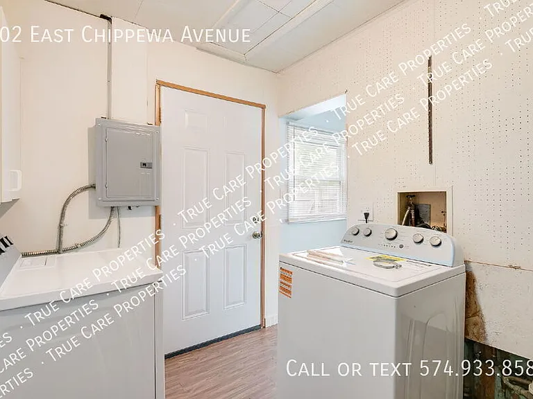 402 E Chippewa Ave — Photo 12