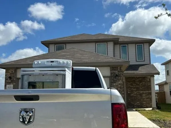 11213 Hollinger Cir, Converse, TX 78109