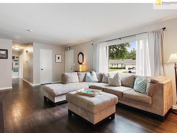 3rd image of 1004 W 100th St