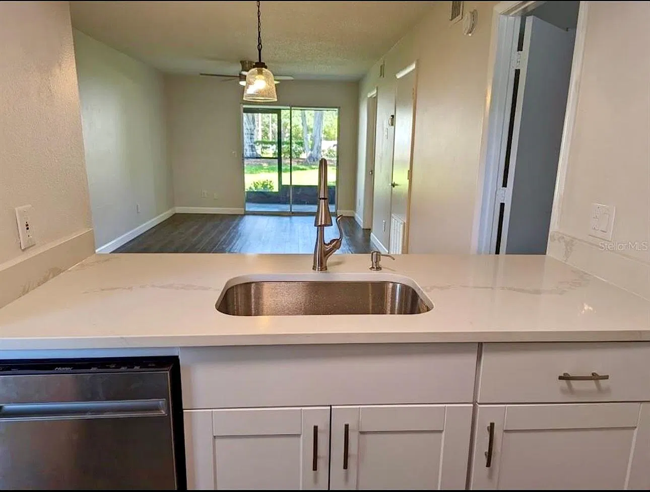 4506 S Oak Dr S — Photo 2