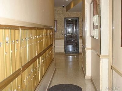 3rd image of 7840 164th St APT 2A