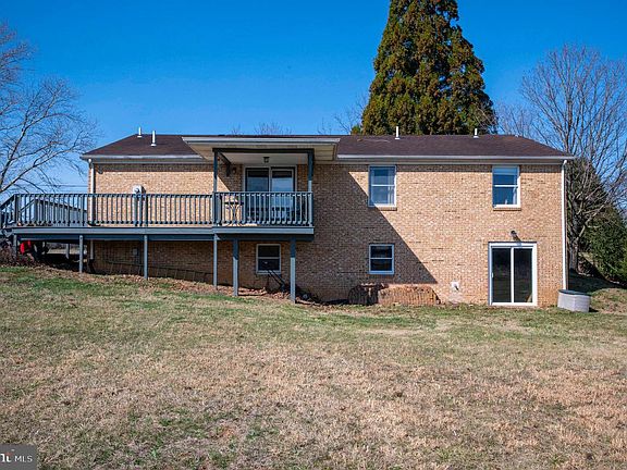 4th image of 2340 Greensburg Rd