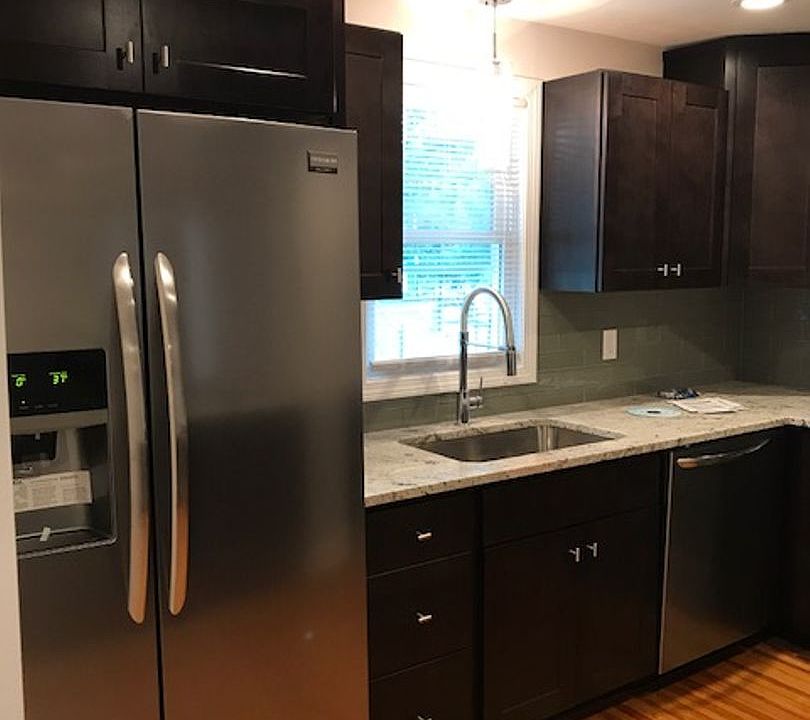 1st image of 70 Courtland St #1