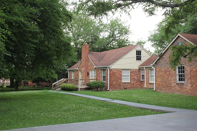 1st image of 304 Bowwood Dr