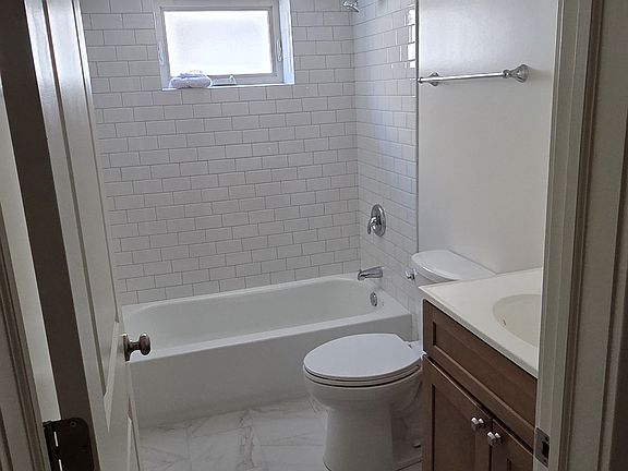 4th image of 2809 N 72nd Ct #1S