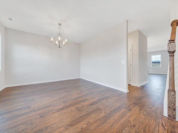 4th image of 2122 McCarters Way