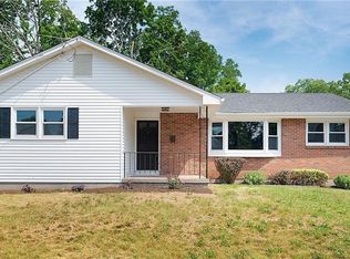 11 Middlefield St, Manchester, CT 06040