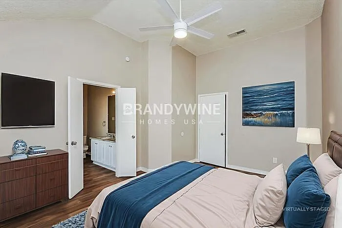 737 Lionel Way — Photo 14