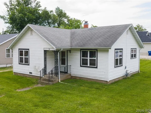 70 Camden Ave, Camdenton, MO 65020