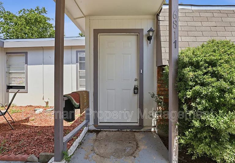 6811 Trail Lake Dr — Photo 1