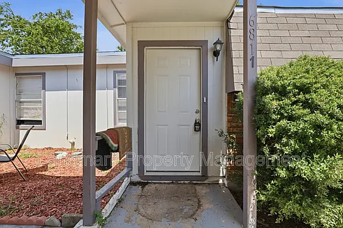 6811 Trail Lake Dr Photo 1