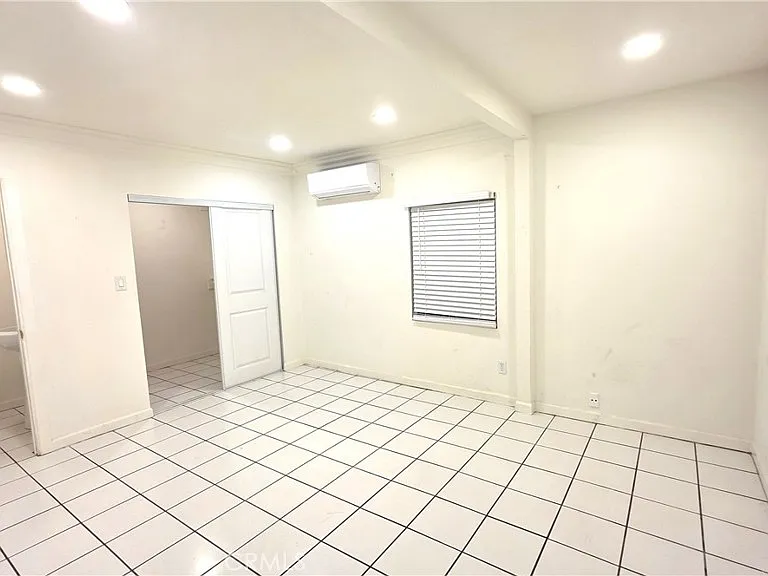 2820 7th Ave #2820 — Photo 10