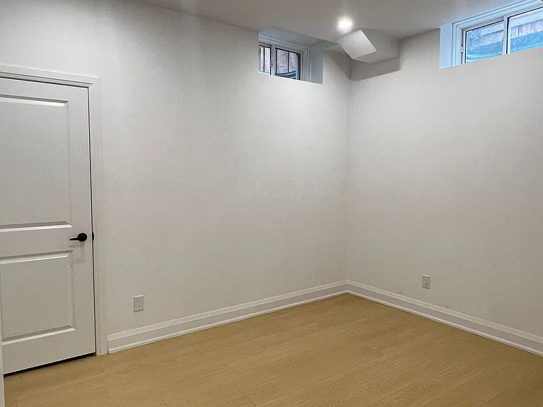94 Carnegie Dr #BASEMENT — Photo 6