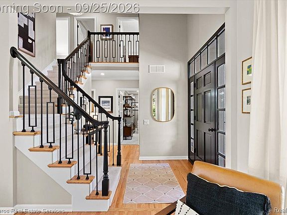 4th image of 936 Lochmoor Pl