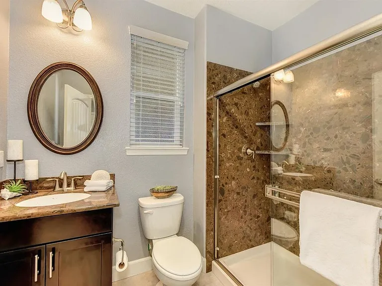 916 Lyon Pl — Photo 32