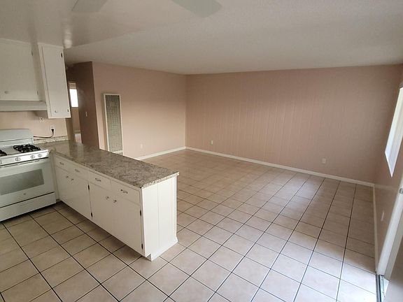 5th image of 3345 Santa Fe Ave APT 30